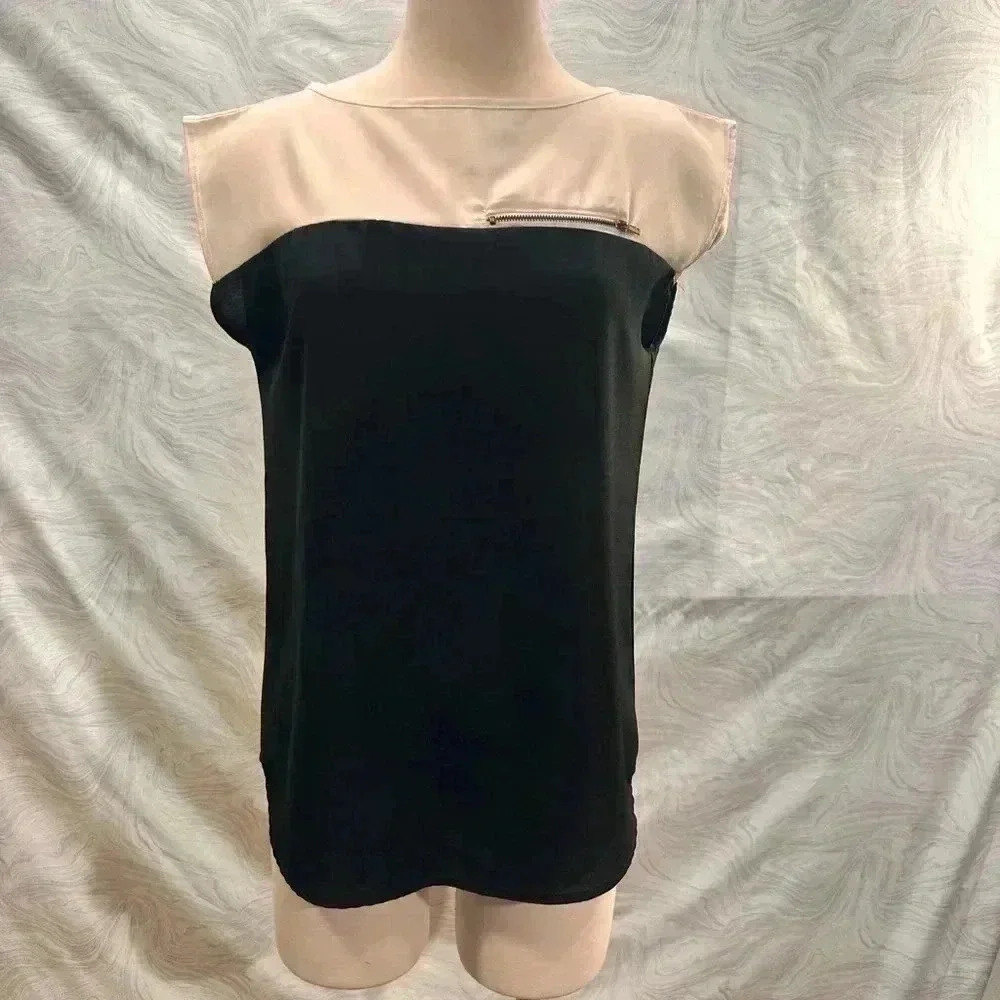 JW Black And White Top Size Medium